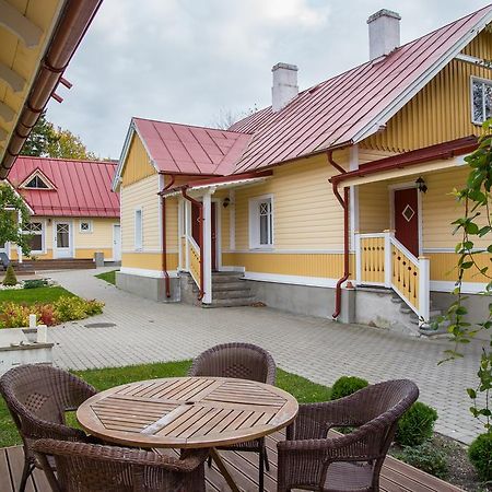 Posti Hostel Kärdla Esterno foto