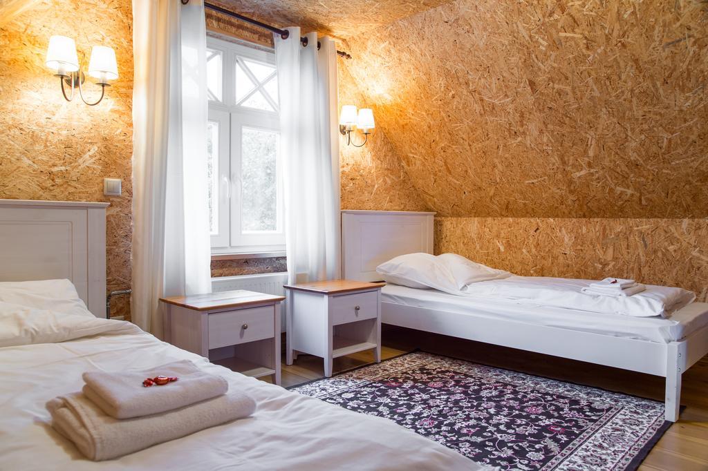 Posti Hostel Kärdla Esterno foto