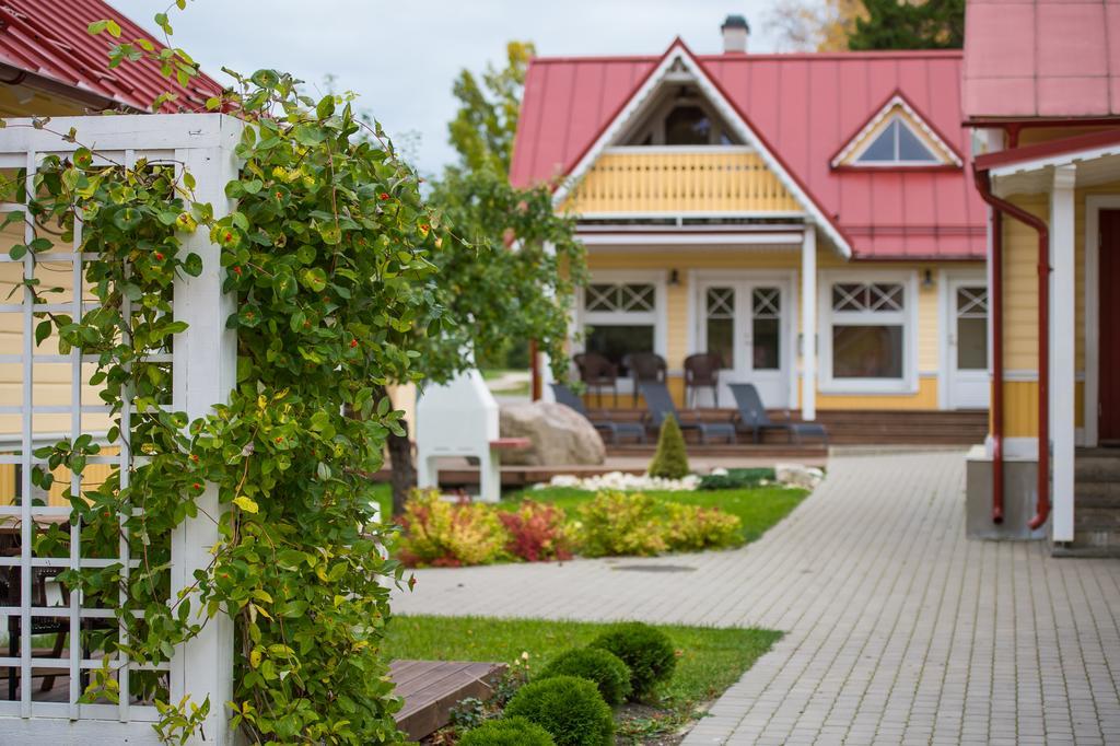 Posti Hostel Kärdla Esterno foto