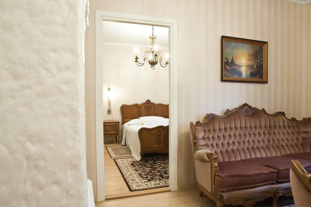 Posti Hostel Kärdla Esterno foto