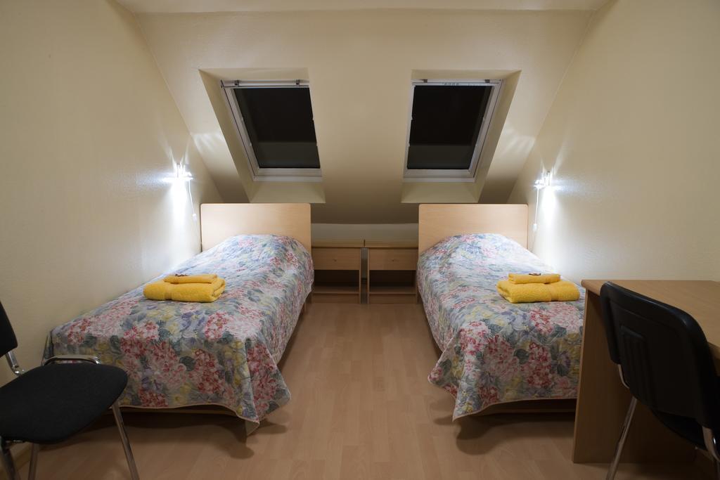 Posti Hostel Kärdla Esterno foto