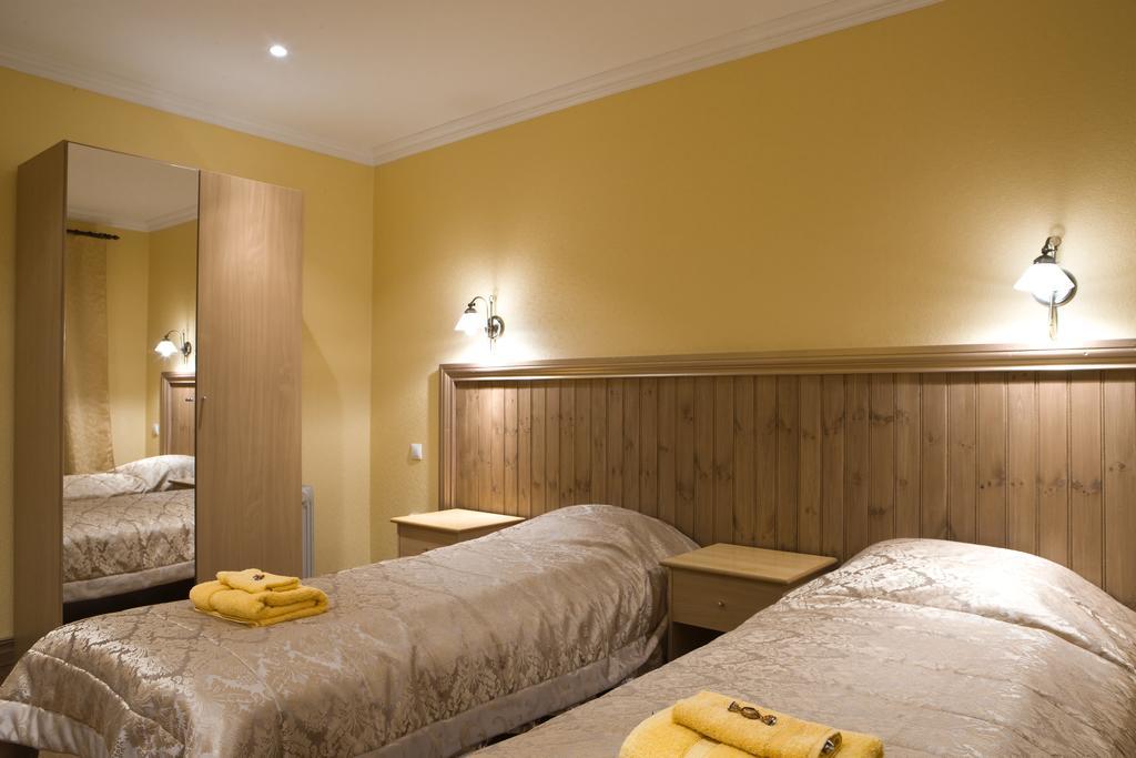 Posti Hostel Kärdla Esterno foto