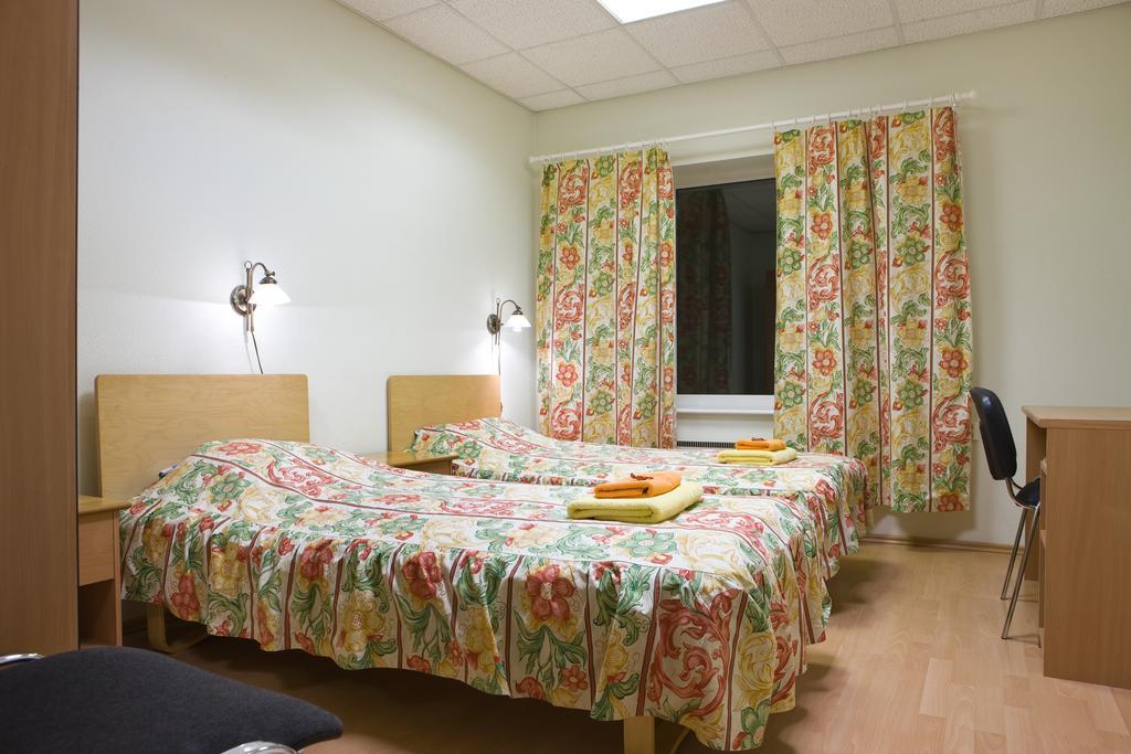 Posti Hostel Kärdla Esterno foto